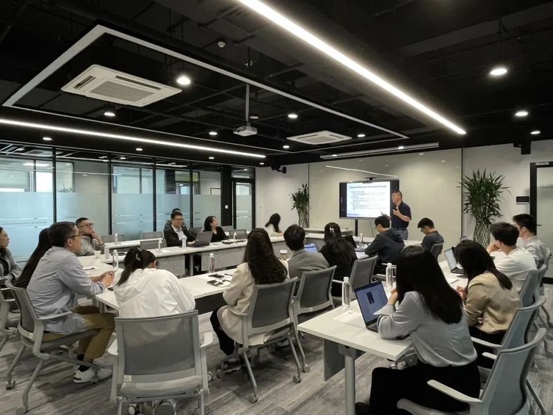 “上财MBA上海财经大学滴水湖高级金融学院官网”